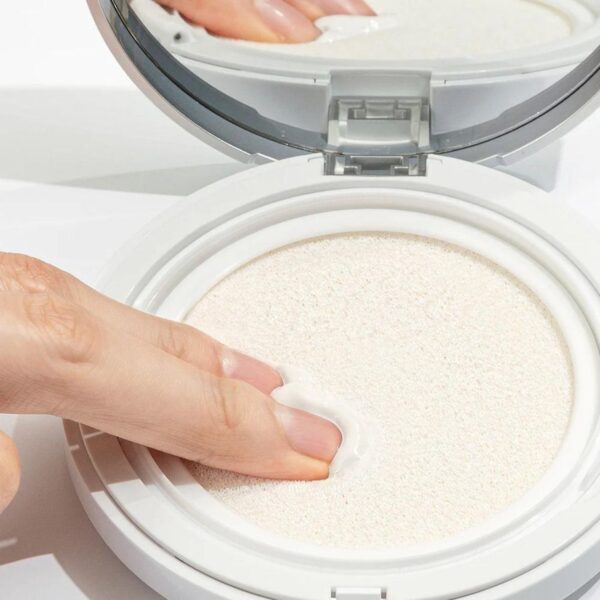 Mary&May - Vegan Niacinamide Panthenol Sun Cushion SPF50+/PA++++ - Pillow Filter Cream - 25g - Image 3