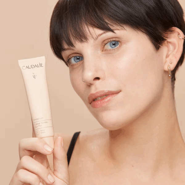 Caudalie Vinocrush Skin Tint Shade 1 Κρέμα Προσώπου Ημέρας με Χρώμα για Ενυδάτωση & Ατέλειες με Υαλουρονικό Οξύ & Πρεβιοτικά 30ml - Image 6
