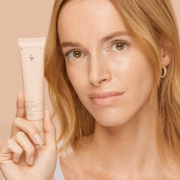 Caudalie Vinocrush Skin Tint Shade 2 Κρέμα Προσώπου Ημέρας με Χρώμα για Ενυδάτωση & Ατέλειες με Υαλουρονικό Οξύ & Πρεβιοτικά 30ml - Image 5